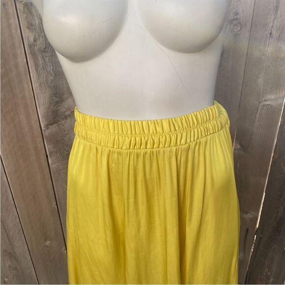 Zara yellow silky maxi skirt size small - Picture 4 of 7